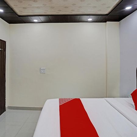 Oyo Flagship Evergreen Tower Hotel Ghaziabad Εξωτερικό φωτογραφία
