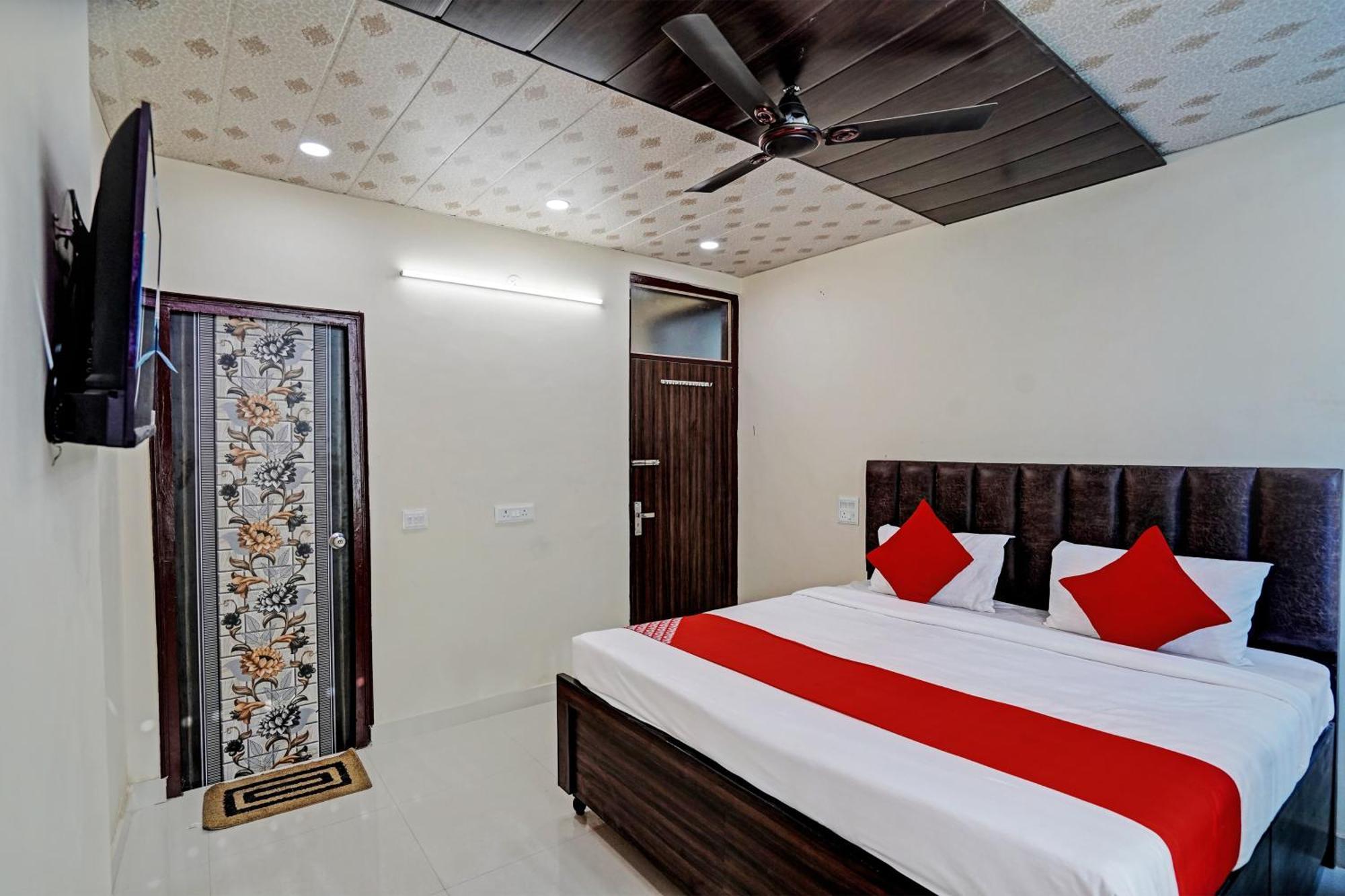Oyo Flagship Evergreen Tower Hotel Ghaziabad Εξωτερικό φωτογραφία