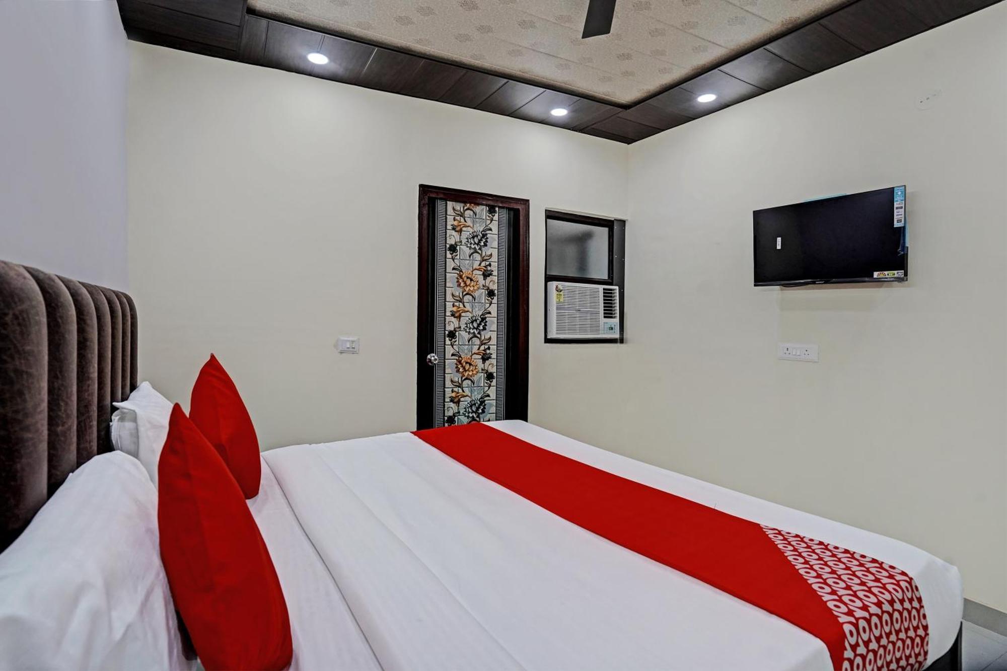 Oyo Flagship Evergreen Tower Hotel Ghaziabad Εξωτερικό φωτογραφία