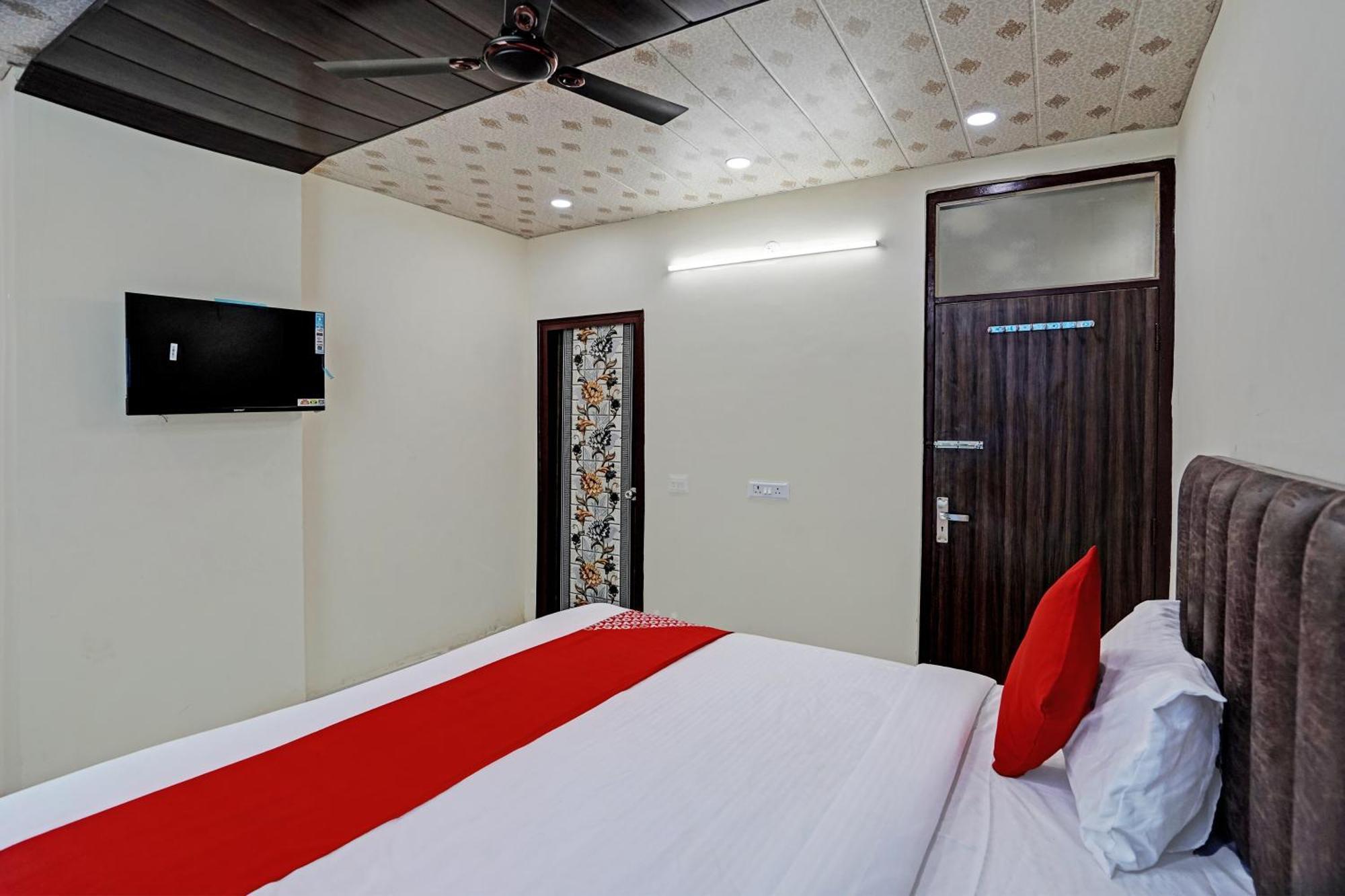 Oyo Flagship Evergreen Tower Hotel Ghaziabad Εξωτερικό φωτογραφία