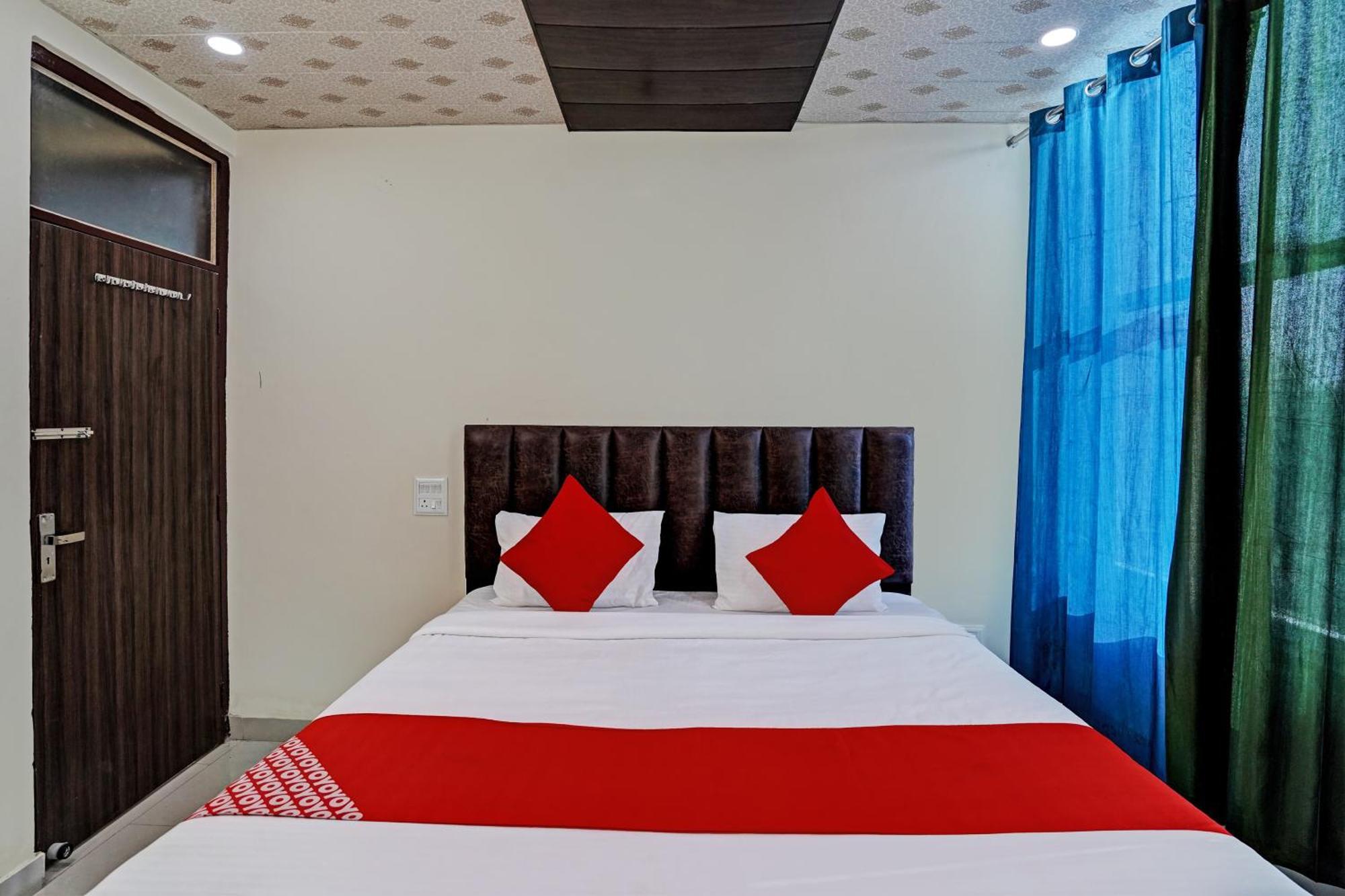 Oyo Flagship Evergreen Tower Hotel Ghaziabad Εξωτερικό φωτογραφία