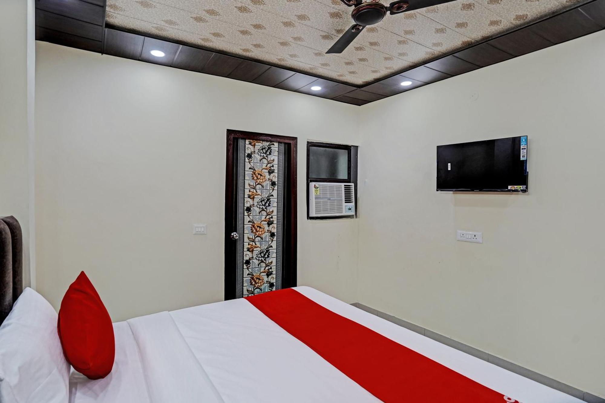 Oyo Flagship Evergreen Tower Hotel Ghaziabad Εξωτερικό φωτογραφία