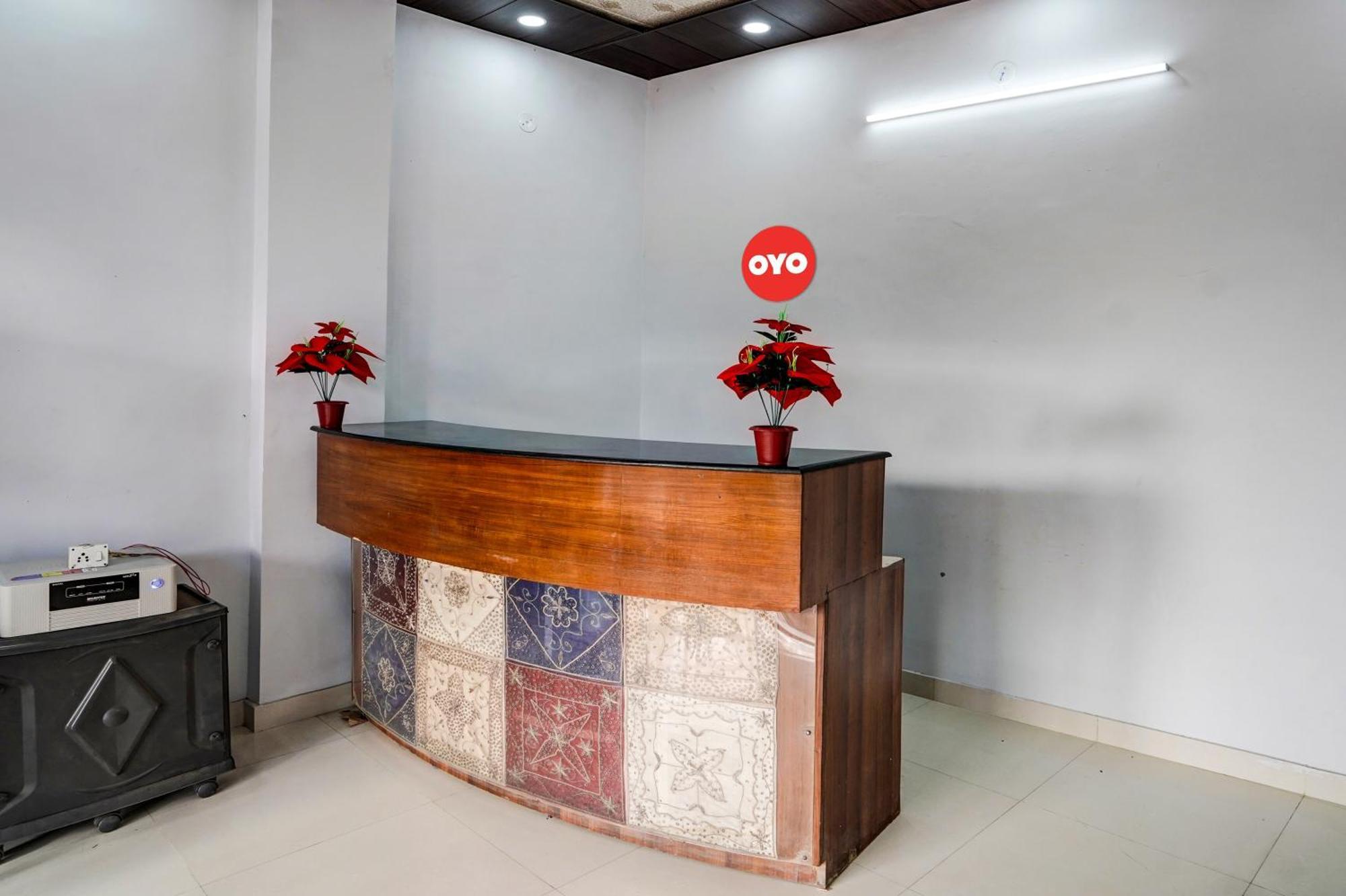 Oyo Flagship Evergreen Tower Hotel Ghaziabad Εξωτερικό φωτογραφία